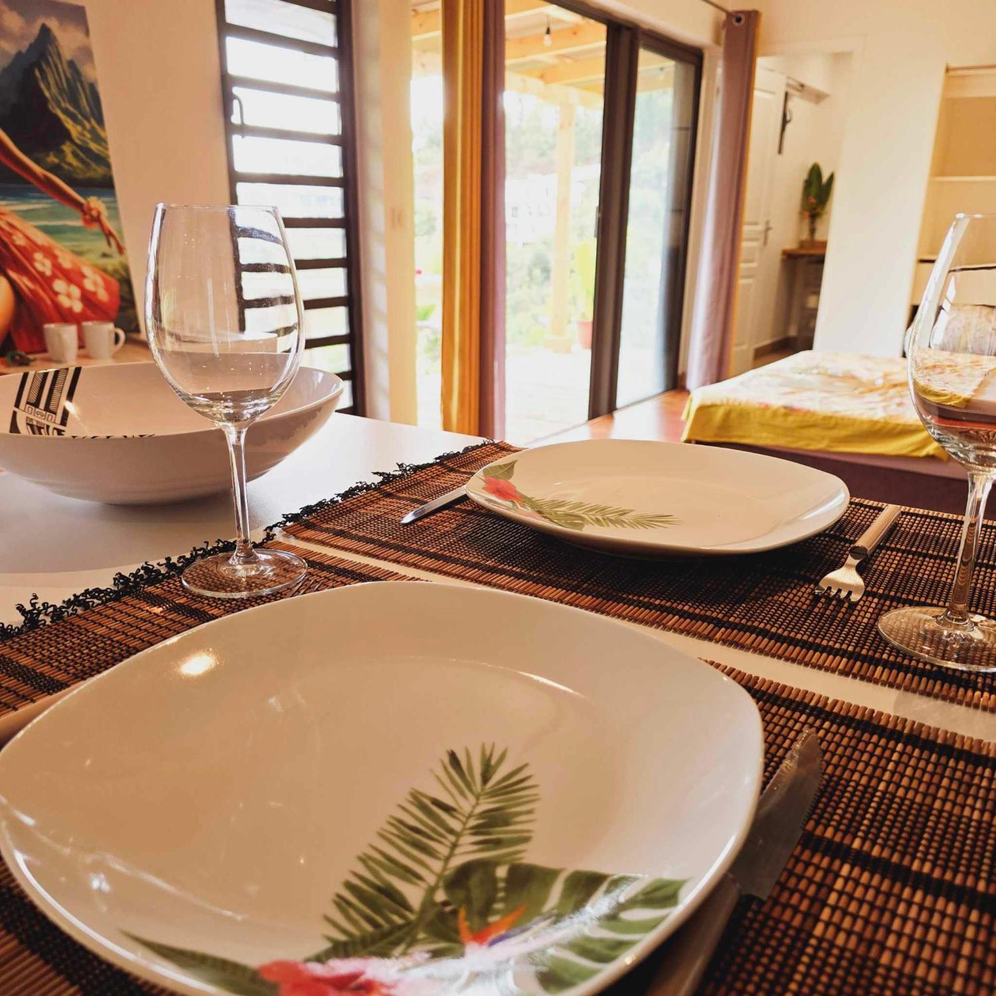 Fare Toahana, Accommodation With A Ocean View Faaa Exterior foto